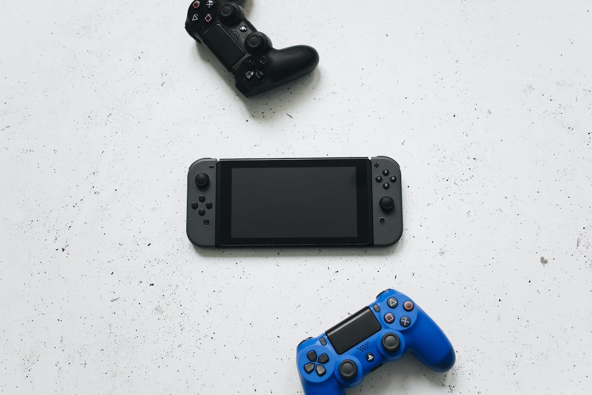 Guide pratique : Jouer à la Switch avec une manette PS4